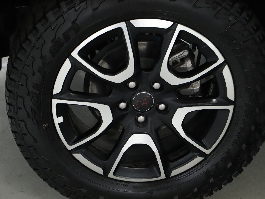 Used 2025 Jeep Compass Trailhawk AWD/4WD image 12