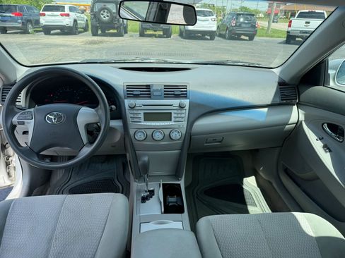 Used 2011 Toyota Camry LE FWD image 15