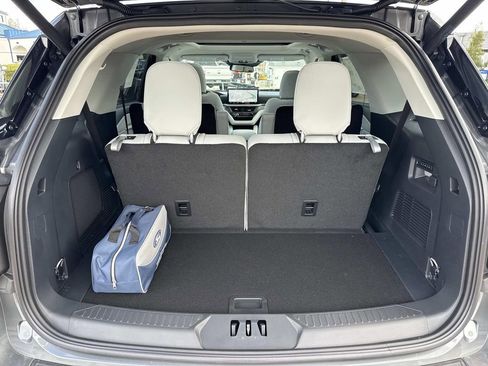 New 2026 Ford Explorer Platinum w/ LUX Leather Package AWD/4WD image 5