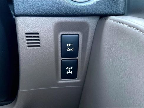 Used 2023 Lexus GX 460 Luxury w/ Sport Design Package AWD/4WD image 33
