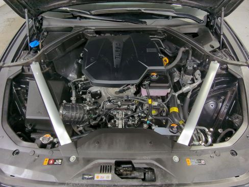 Used 2025 Genesis G70 2.5T image 23