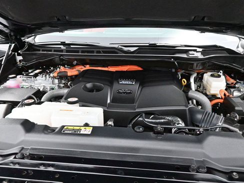 Used 2025 Toyota Tundra TRD Pro AWD/4WD image 34
