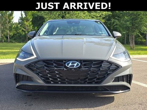 Used 2021 Hyundai Sonata Limited FWD image 2