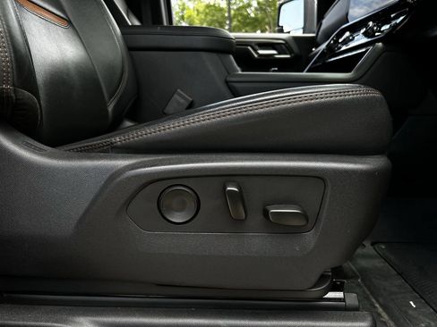Used 2025 GMC Sierra 2500 AT4 AWD/4WD image 29