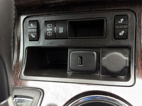 Used 2016 Chevrolet Traverse LT w/ Style and Technology Package image 20