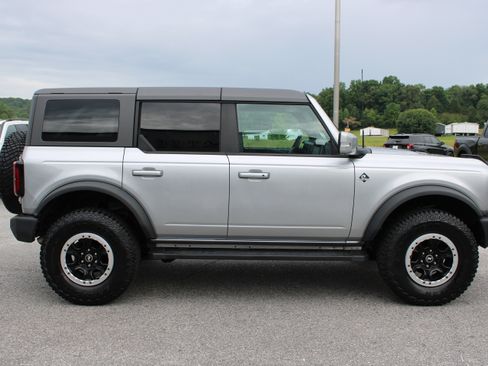 Used 2023 Ford Bronco Outer Banks w/ Sasquatch Package AWD/4WD image 5