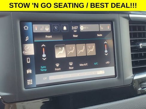 Used 2023 Chrysler Voyager LX FWD image 19