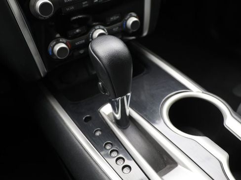 Used 2020 Nissan Pathfinder SV image 25