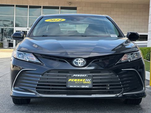 Used 2024 Toyota Camry LE image 9