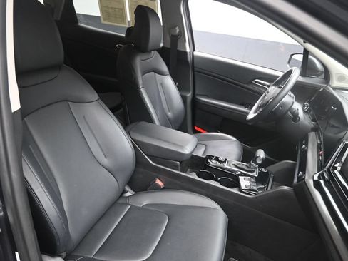 Used 2024 Kia Sportage EX FWD image 27