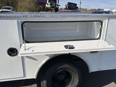 New 2026 RAM 3500 Tradesman AWD/4WD image 18