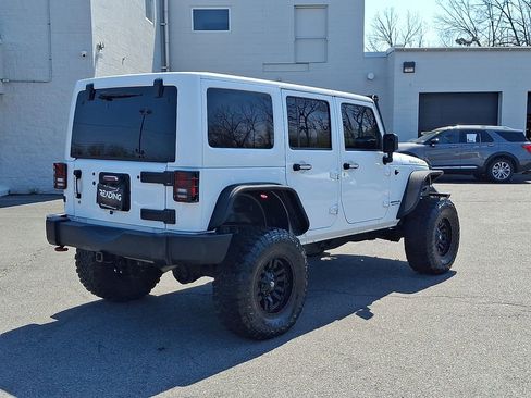 Used 2017 Jeep Wrangler Unlimited Rubicon w/ Connectivity Group AWD/4WD image 5