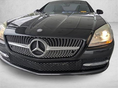 Used 2014 Mercedes-Benz SLK 250 image 9