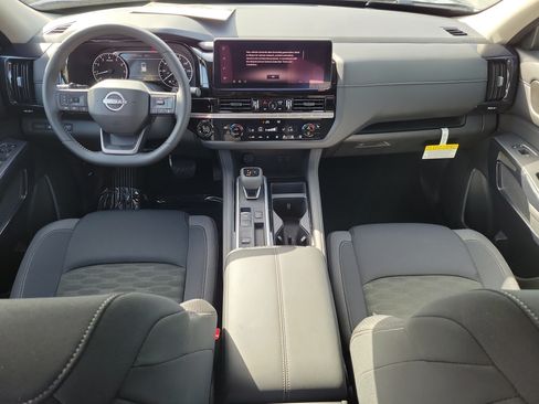 Certified 2026 Nissan Pathfinder SV FWD image 13