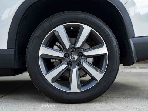 Used 2025 Honda Pilot Touring image 15