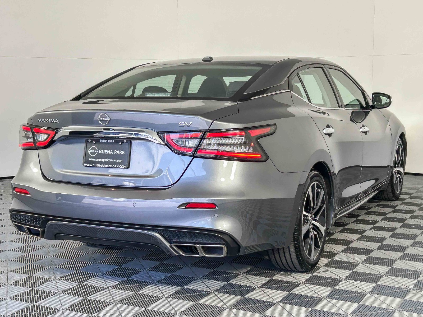 Used 2023 Nissan Maxima SV w/ Floor Mat Group FWD image 8