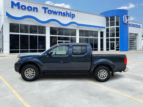 Used 2016 Nissan Frontier SV w/ SV Value Truck Package AWD/4WD image 7