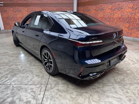 Certified 2025 BMW 760i xDrive image 3