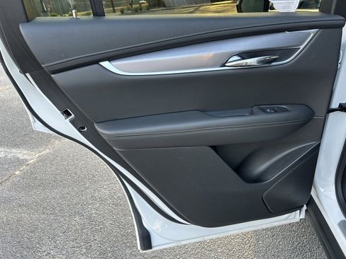 Used 2025 Cadillac XT6 Luxury image 58