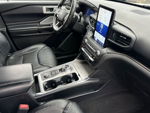 Used 2020 Ford Explorer ST w/ Premium Technology Package image 16