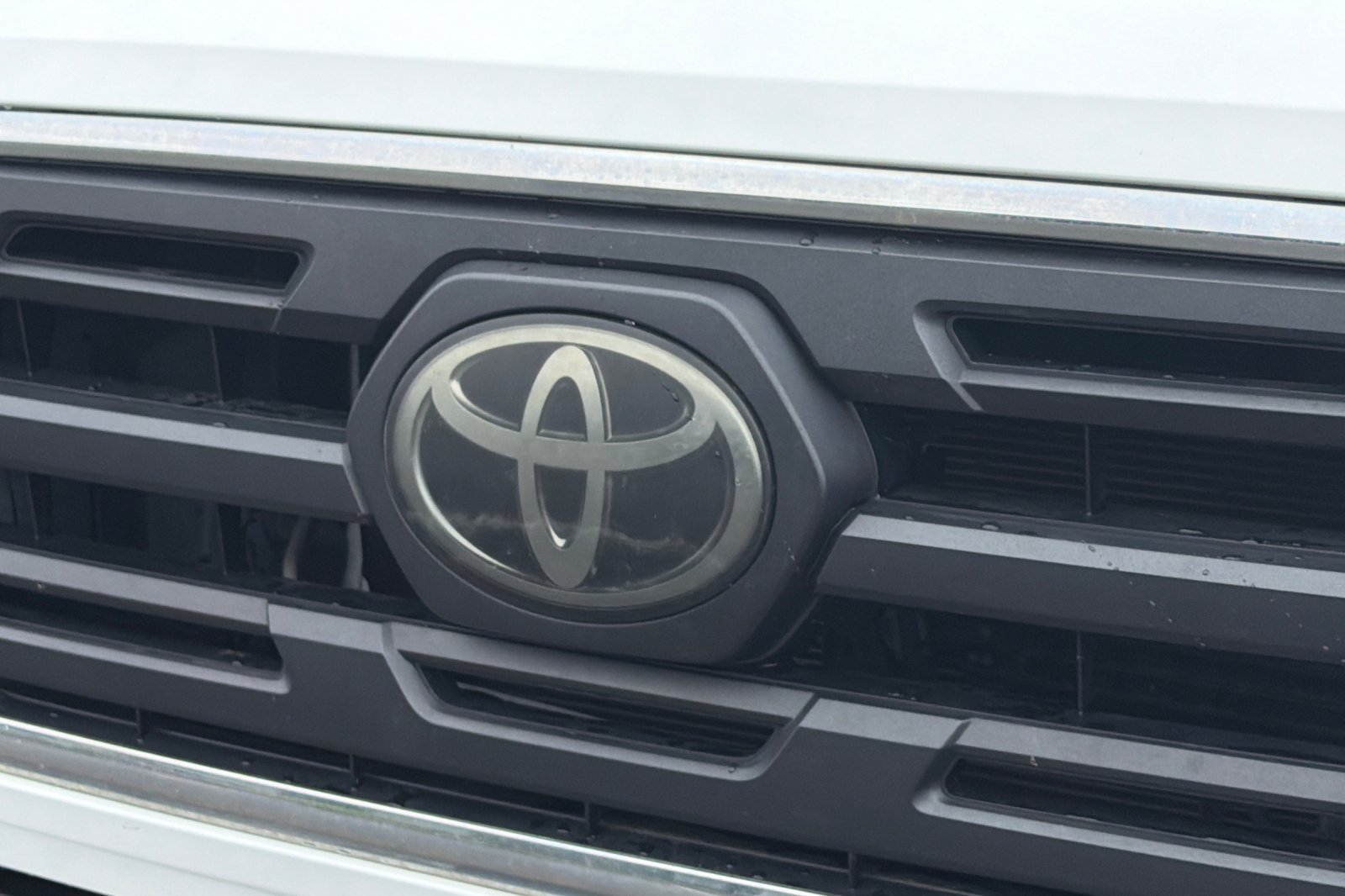 Used 2018 Toyota Tacoma SR5 RWD image 37