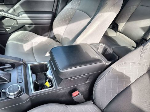 Used 2024 Toyota Tacoma SR5 AWD/4WD image 19