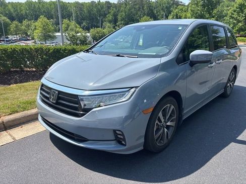 Used 2024 Honda Odyssey Touring image 2
