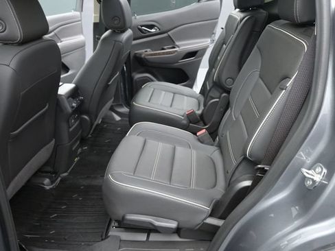 Used 2022 GMC Acadia Denali w/ Denali Ultimate Package AWD/4WD image 13