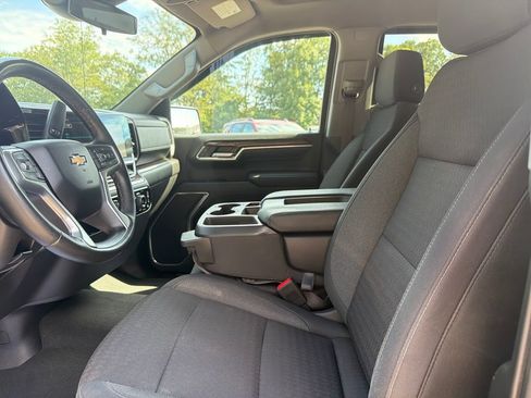 Certified 2023 Chevrolet Silverado 1500 LT AWD/4WD image 9
