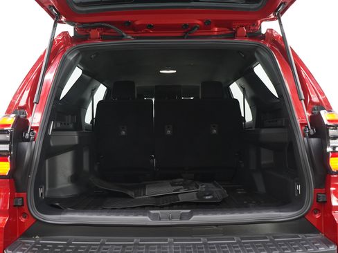 Used 2025 Toyota 4Runner SR5 AWD/4WD image 18