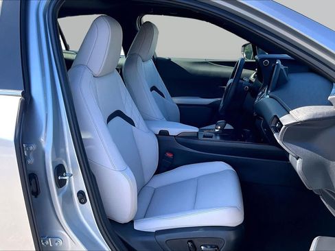 Used 2025 Lexus UX 300h FWD w/ Accessory Package (Z2) image 8