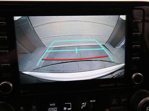 Used 2021 Toyota Highlander LE image 20