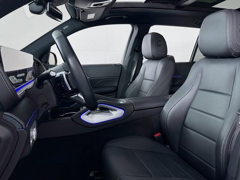 Certified 2025 Mercedes-Benz GLS 450 4MATIC image 19