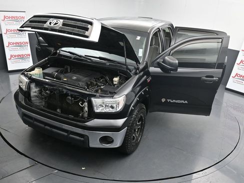 Used 2011 Toyota Tundra 4x4 CrewMax image 44