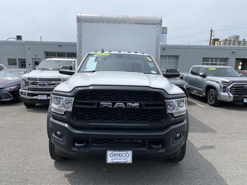 Used 2022 RAM 4500 Tradesman RWD image 3