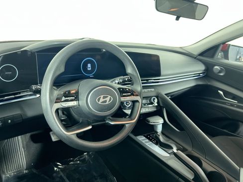 Used 2024 Hyundai Elantra SEL FWD image 27
