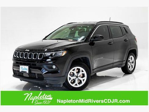 Certified 2025 Jeep Compass Latitude AWD/4WD image 1