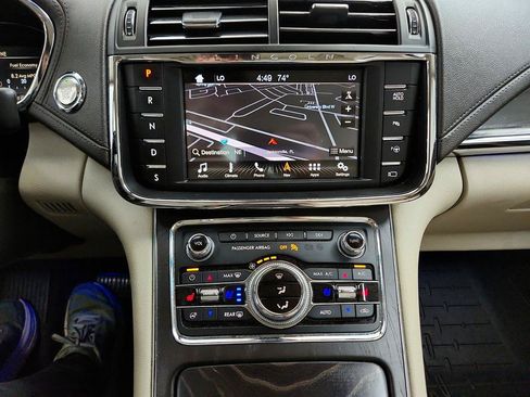 Used 2018 Lincoln Continental Reserve AWD/4WD image 21