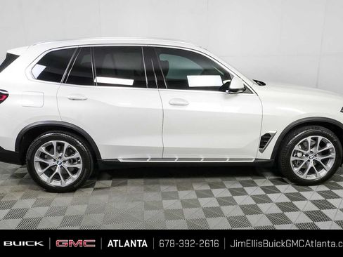 Used 2026 BMW X5 xDrive40i w/ Executive Package AWD/4WD image 2