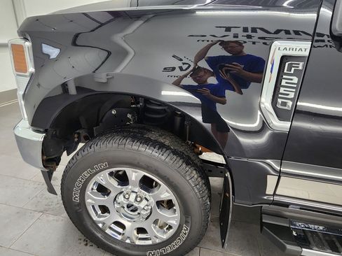 Used 2021 Ford F250 Lariat w/ Chrome Package image 34