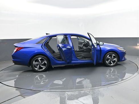 Used 2023 Hyundai Elantra SEL w/ Convenience Package FWD image 28