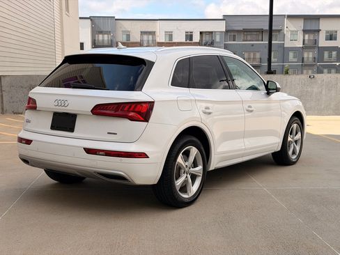 Used 2020 Audi Q5 2.0T Premium Plus w/ Premium Plus Package AWD/4WD image 3