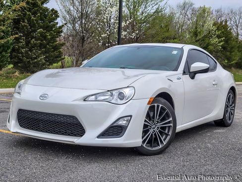 Used 2016 Scion FR-S image 1