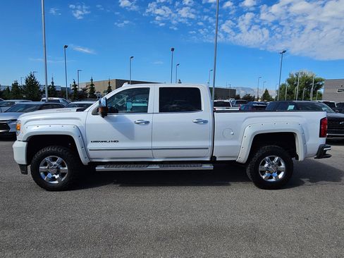 Used 2019 GMC Sierra 3500 Denali w/ Duramax Plus Package AWD/4WD image 7