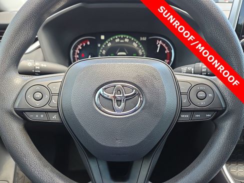 Used 2025 Toyota RAV4 XLE w/ Convenience Package FWD image 24