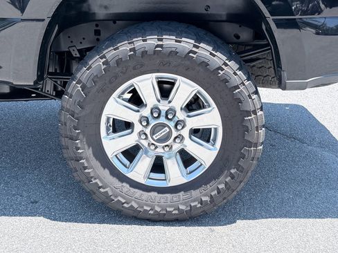 Used 2017 Ford F250 Platinum w/ Platinum Ultimate Package AWD/4WD image 38