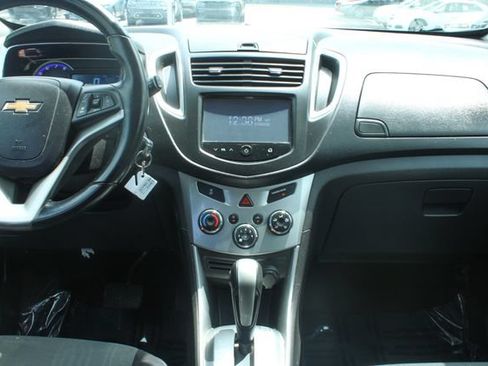 Used 2015 Chevrolet Trax LT w/ LT Plus Package FWD image 17