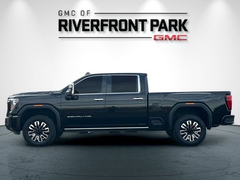 Used 2025 GMC Sierra 2500 Denali Ultimate w/ Snow Plow Prep/Camper Package image 6