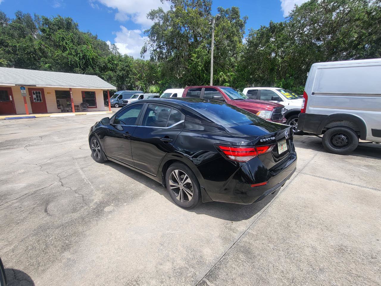 Used 2021 Nissan Sentra SV FWD image 16