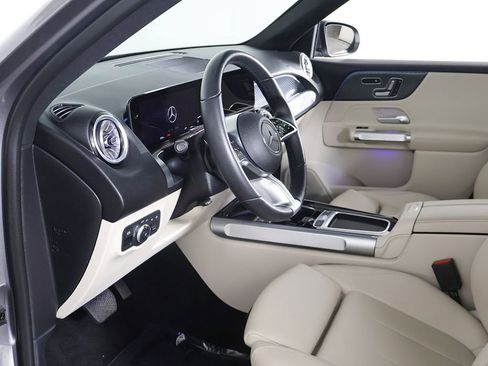 Used 2024 Mercedes-Benz GLB 250 4MATIC w/ Driver Assistance Package image 24